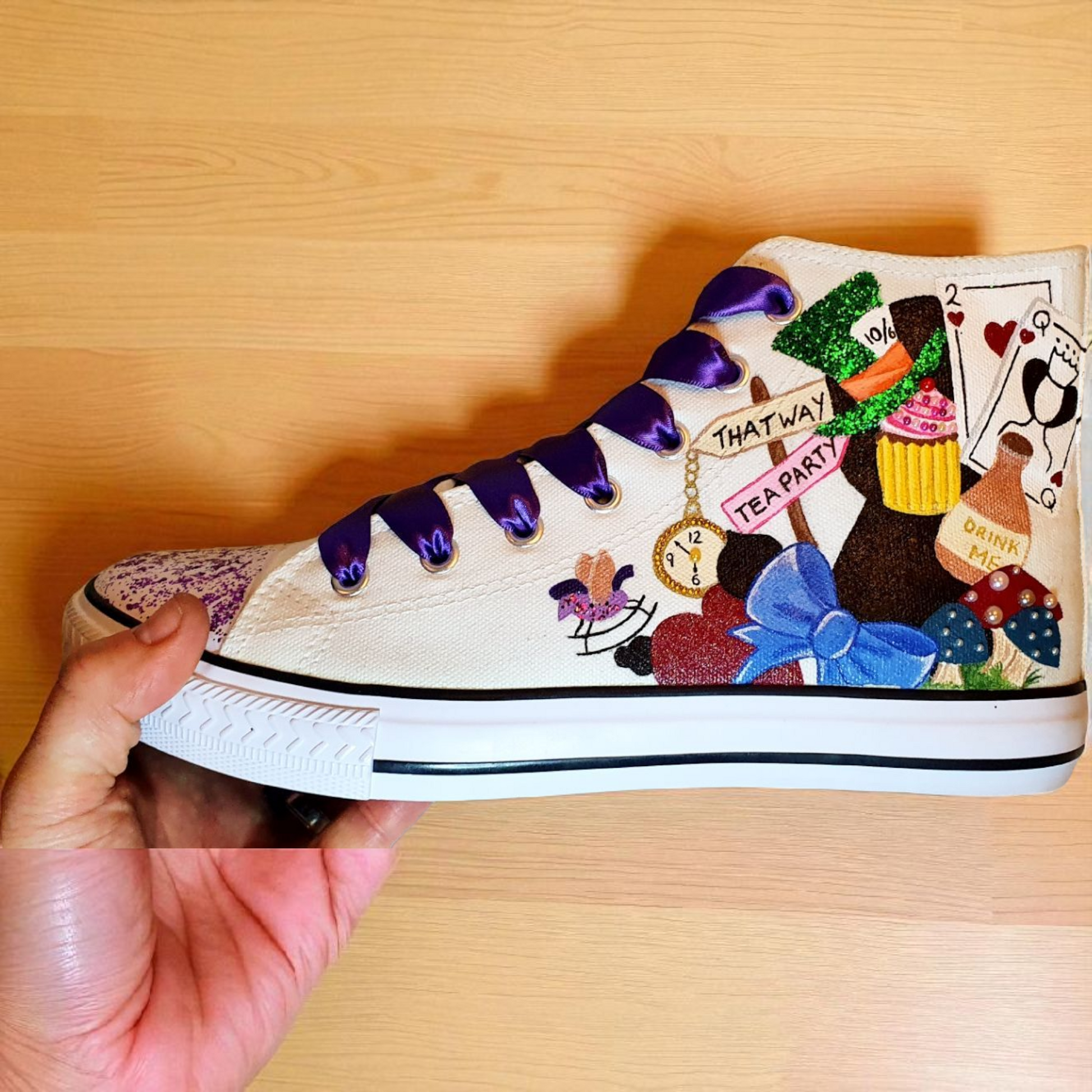 Hand-Painted Alice in Wonderland High-Top Canvas Shoes – Cheshire Cat & Mad Hatter Inspired Design
